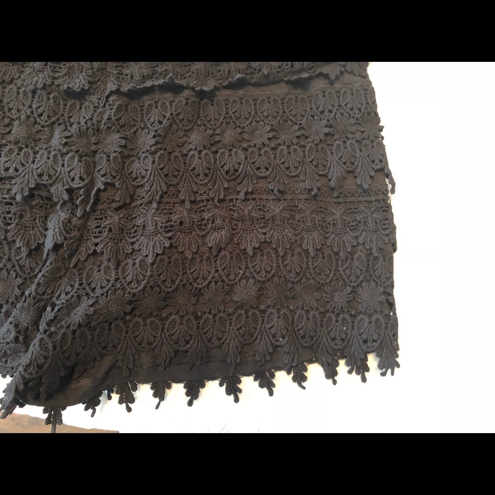 Shorts - Picture 3 of 3